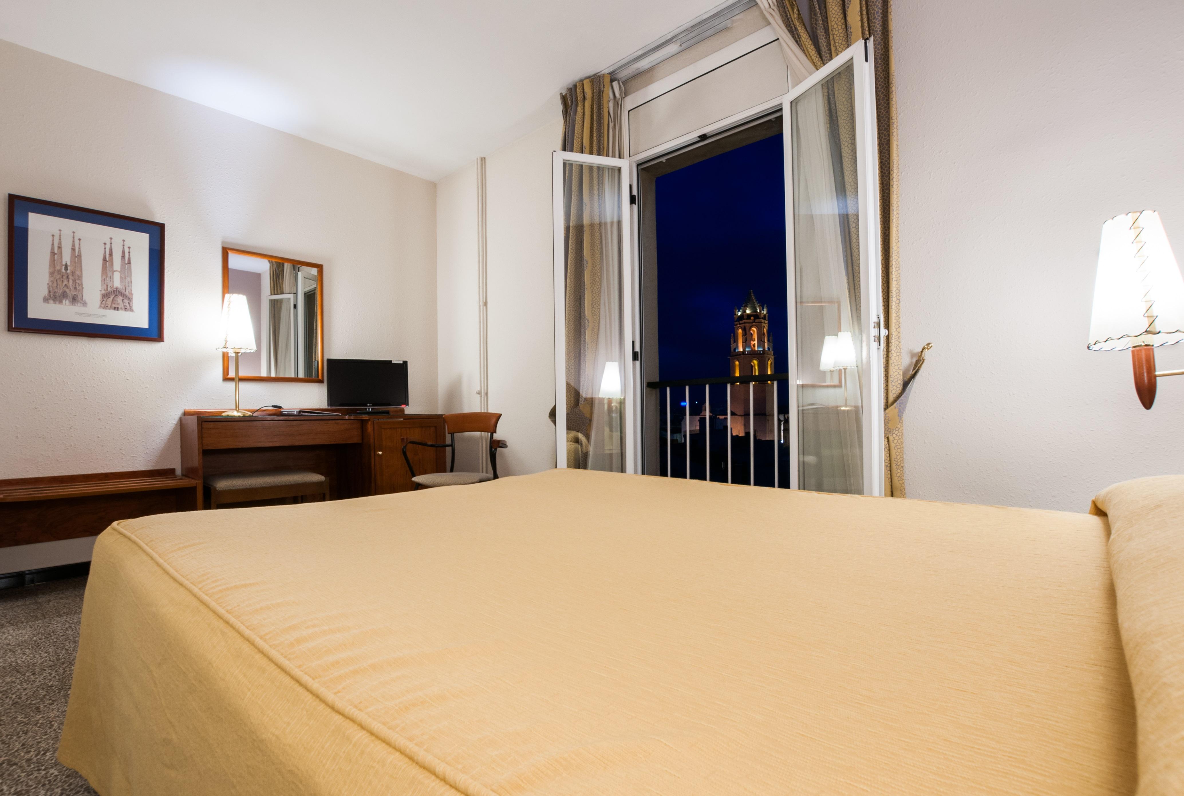 Hotel Gaudi ريوس المظهر الخارجي الصورة