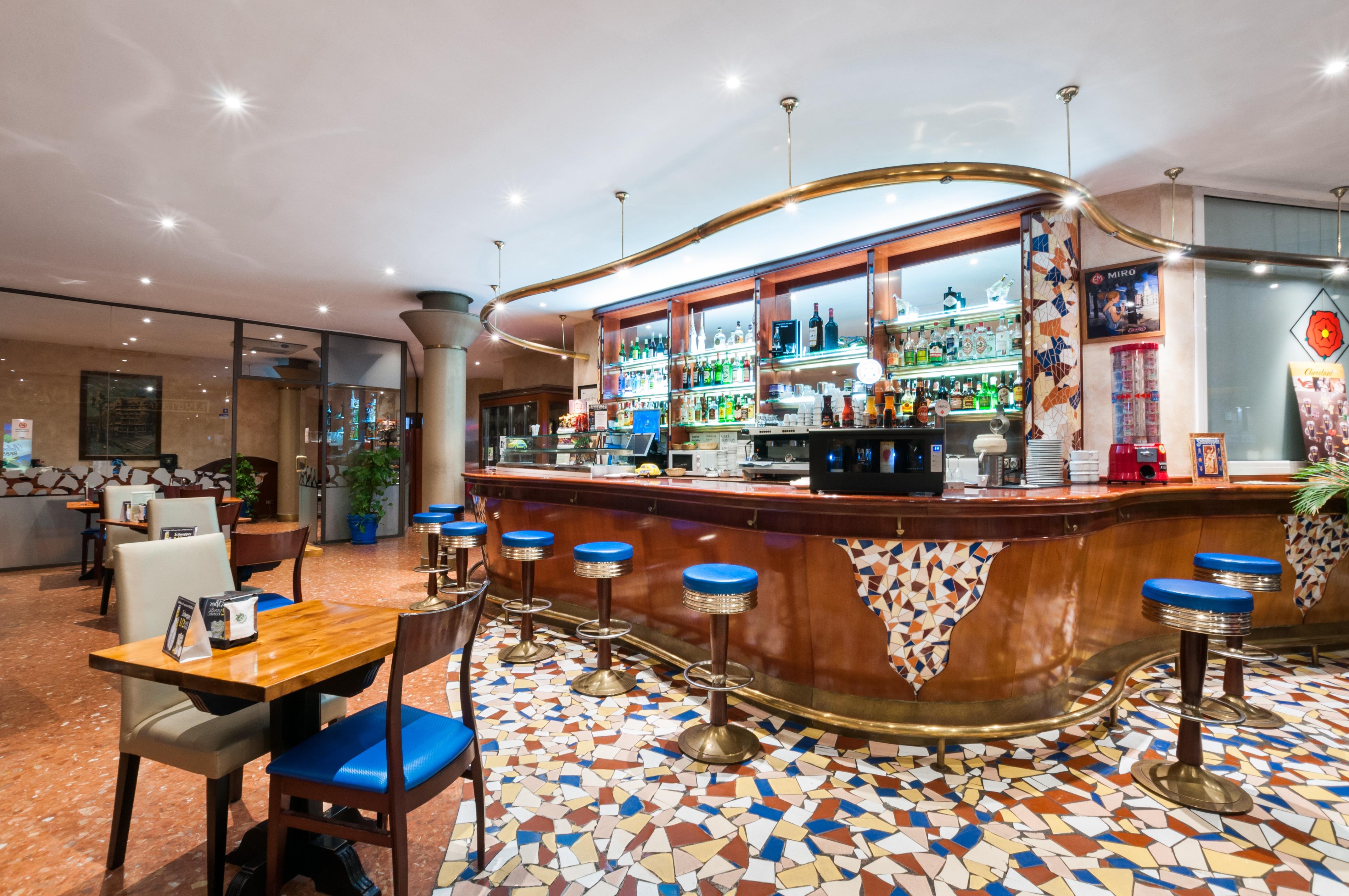 Hotel Gaudi ريوس المظهر الخارجي الصورة
