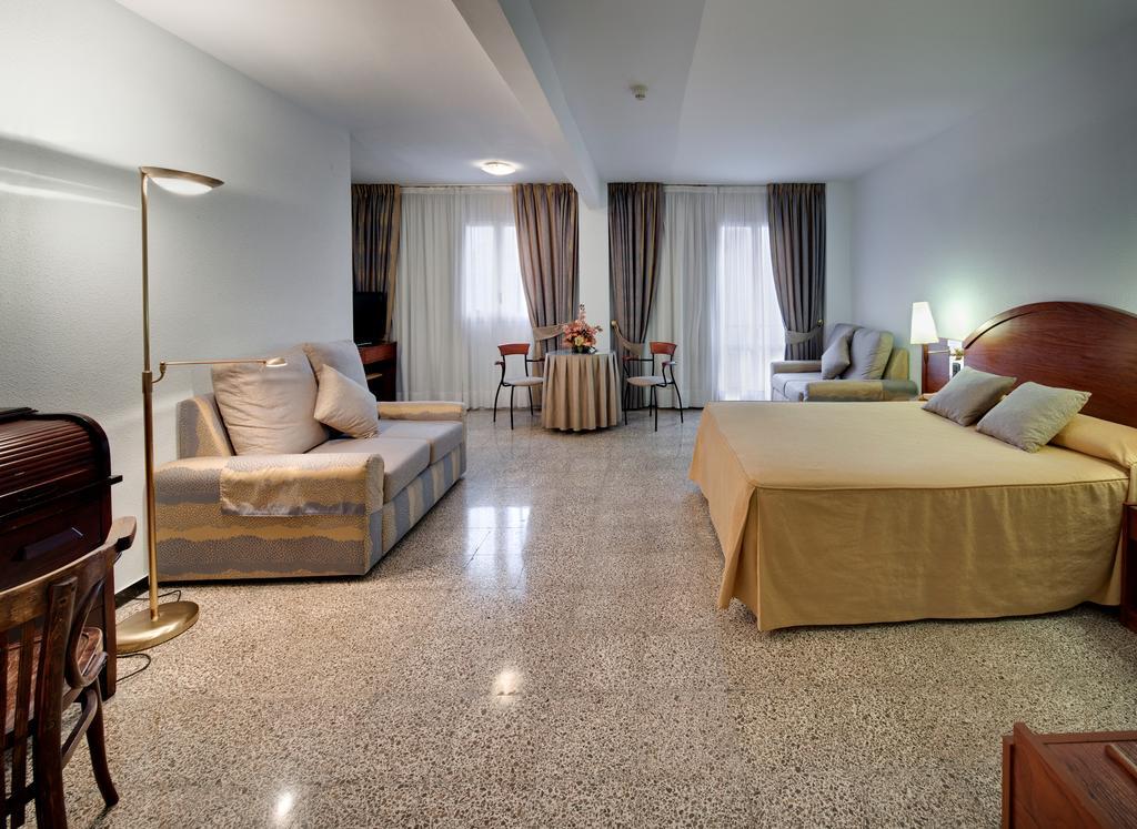 ريوس Hotel Gaudi المظهر الخارجي الصورة