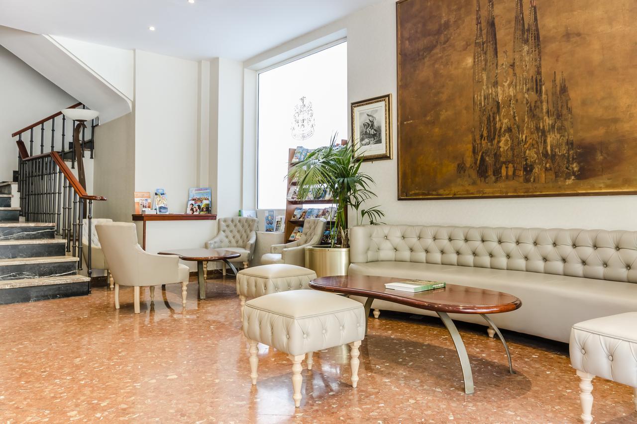Hotel Gaudi ريوس المظهر الخارجي الصورة